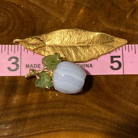 Lovely pendants, gold leaf and agate apple sold as set - Picture 7 of 9